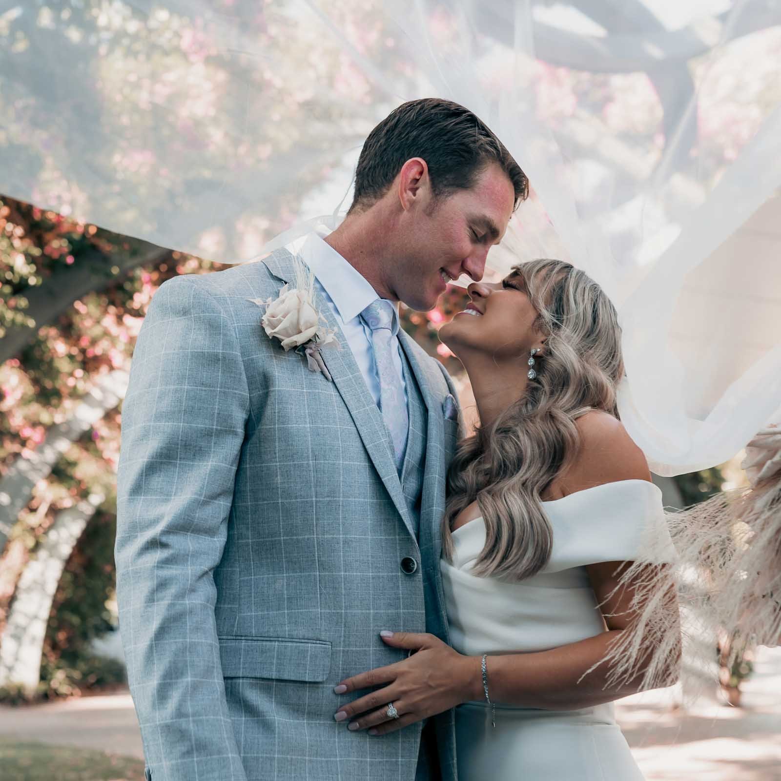 Weddings & Love Stories